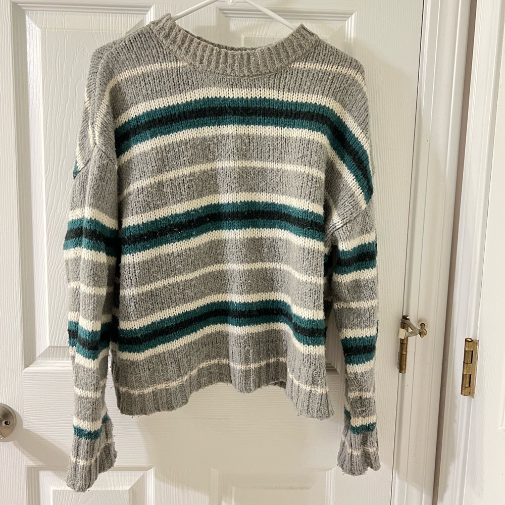 LA Hearts green and grey sweater